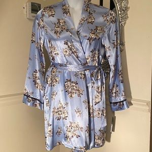 Apt 9 Light Blue Robe...NWT